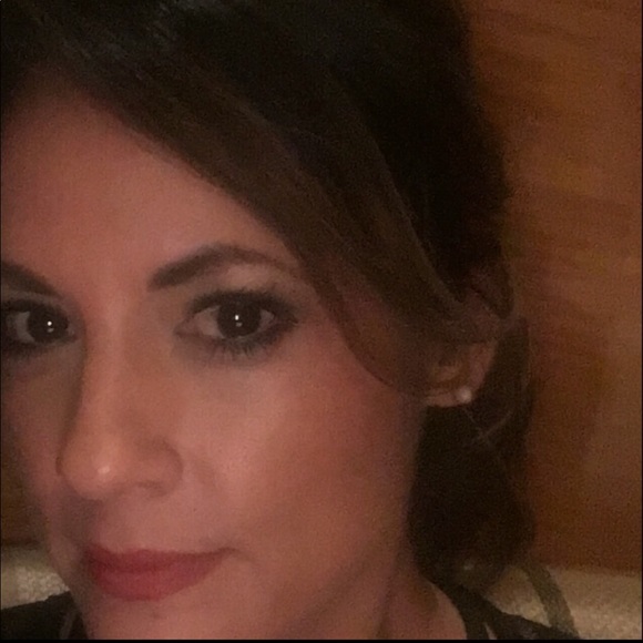 Meet your Posher, Denise - Picture 1 of 1